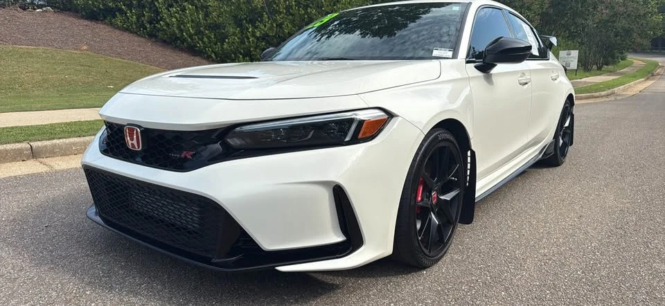 2023 Honda FL5 Civic Type R - Image 17 of 20