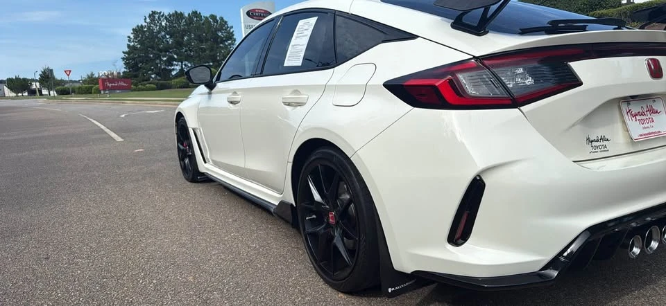 2023 Honda FL5 Civic Type R - Image 10 of 20