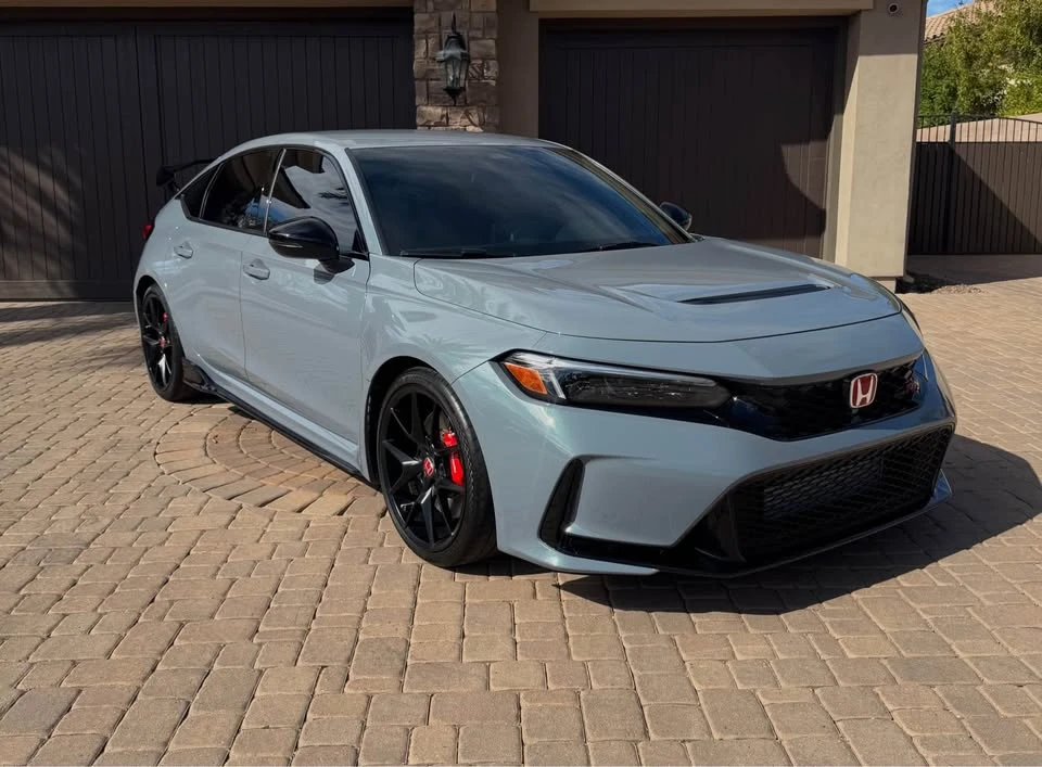 2023 Honda FL5 Civic Type R - Image 1 of 17