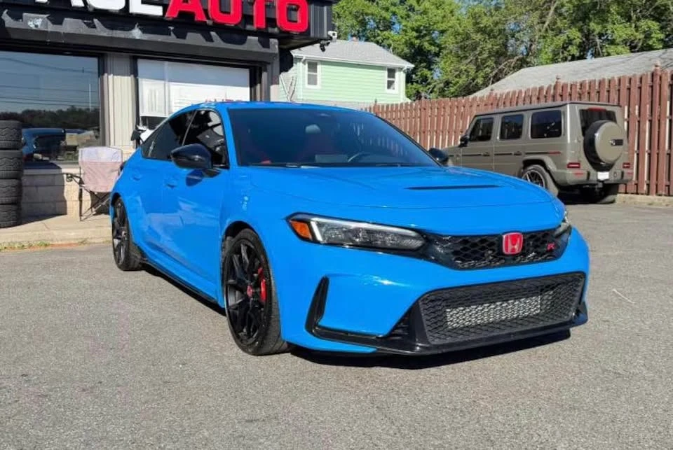 2023 Honda FL5 Civic Type R - Image 2 of 15
