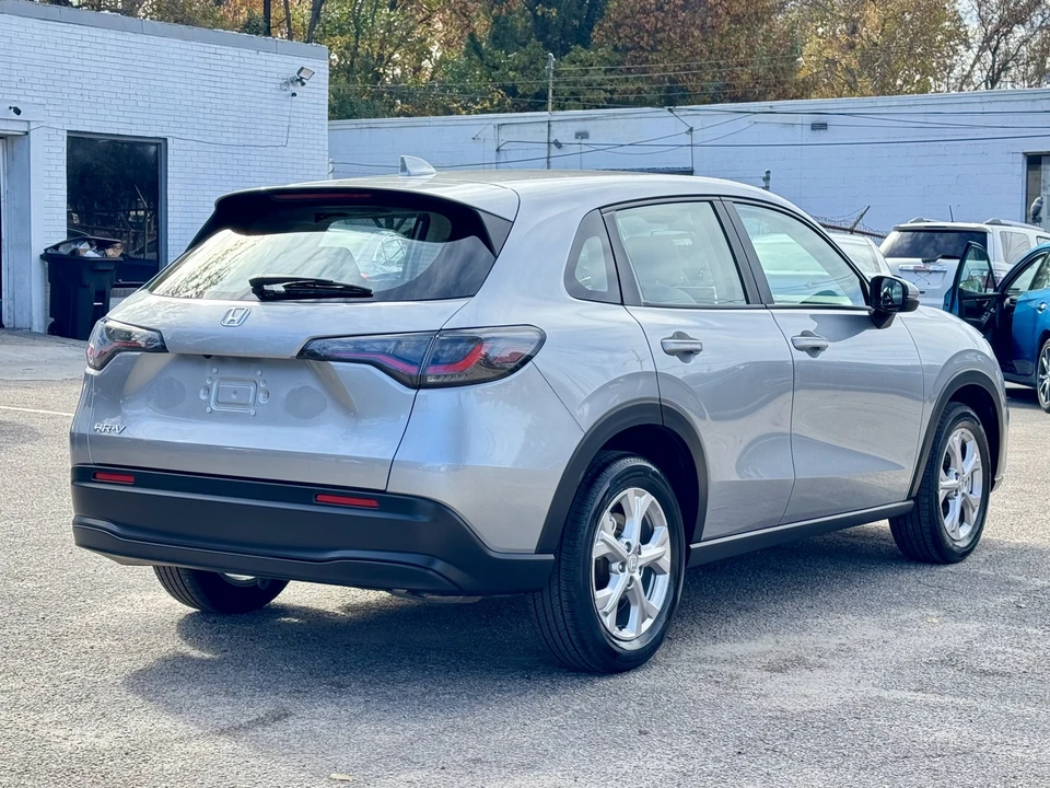 2023 Honda HR-V 3rd Gen - Image 5 of 18