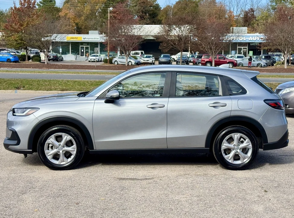 2023 Honda HR-V 3rd Gen - Image 8 of 18