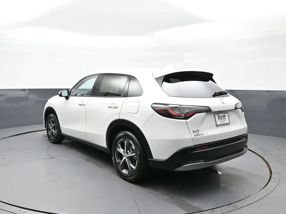 2023 Honda HR-V 3rd Gen - Image 8 of 12