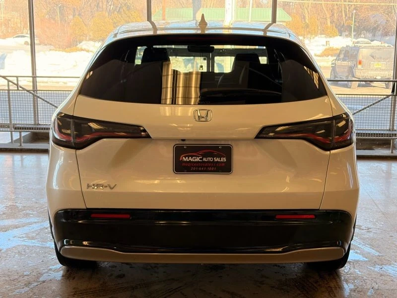 2023 Honda HR-V 3rd Gen - Image 8 of 12