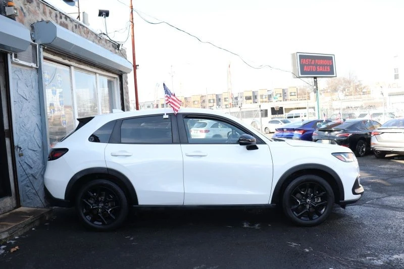 2023 Honda HR-V 3rd Gen - Image 4 of 12