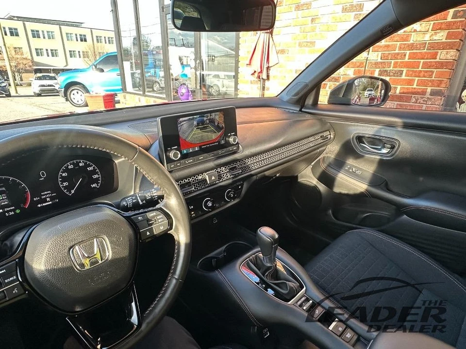 2023 Honda HR-V 3rd Gen - Image 14 of 16