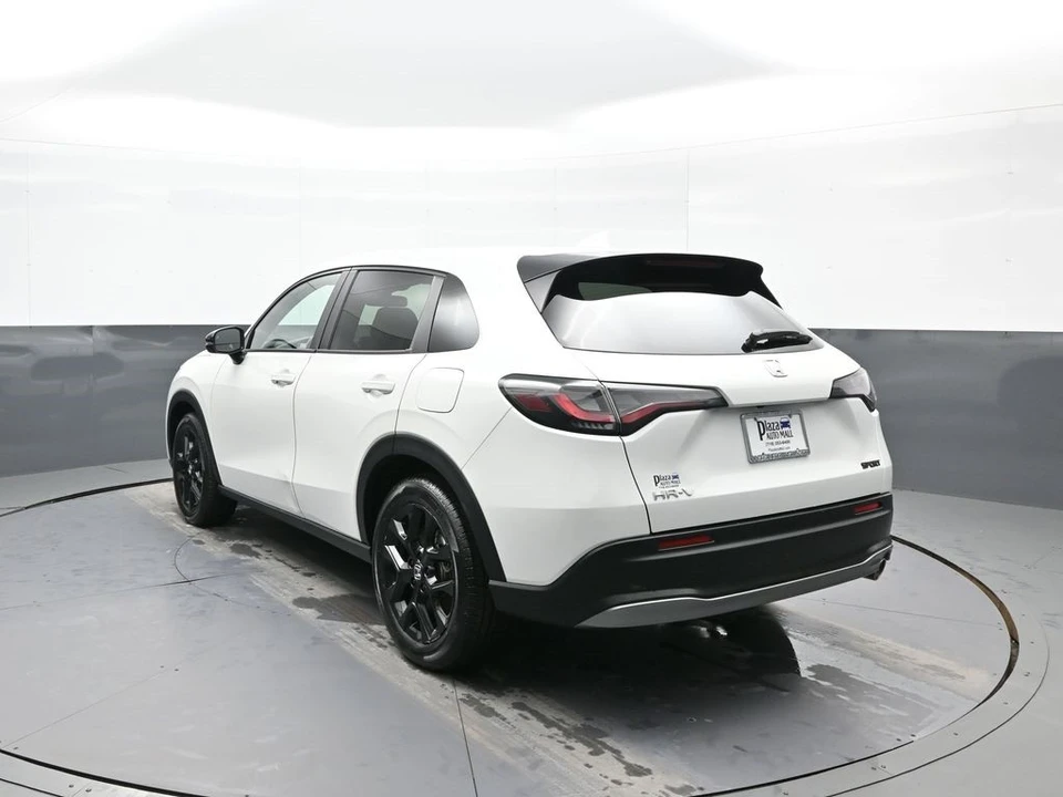 2023 Honda HR-V 3rd Gen - Image 8 of 12