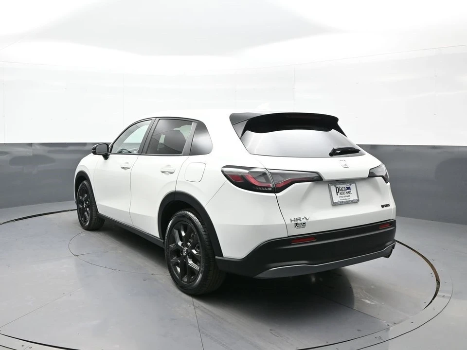 2023 Honda HR-V 3rd Gen - Image 8 of 21