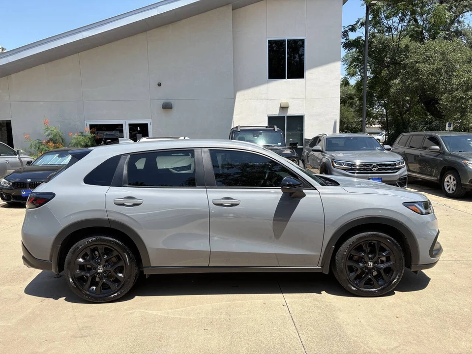 2023 Honda HR-V 3rd Gen - Image 11 of 16