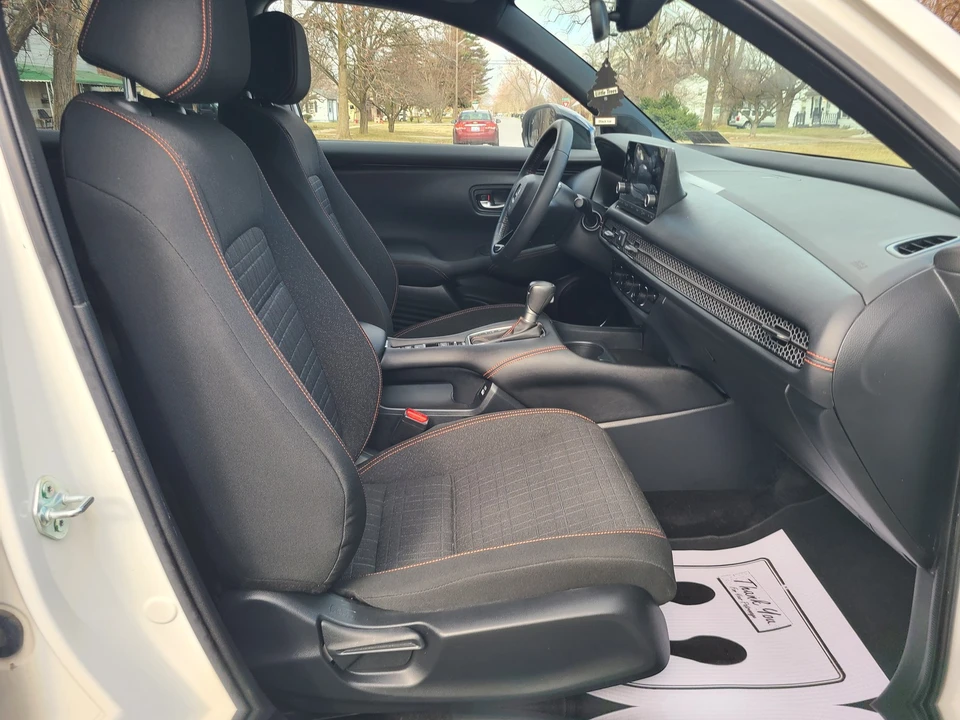 2023 Honda HR-V 3rd Gen - Image 15 of 21