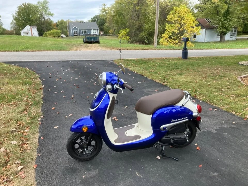 2023 Honda Mopeds - Image 2 of 3