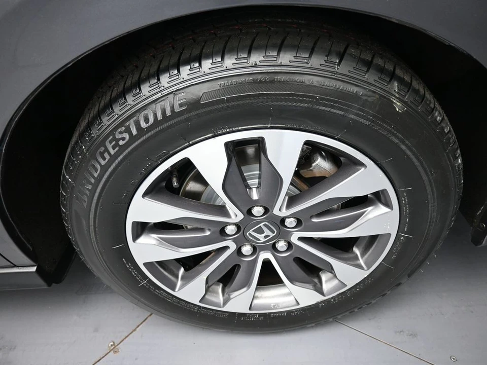 2023 Honda Odyssey - Image 15 of 31