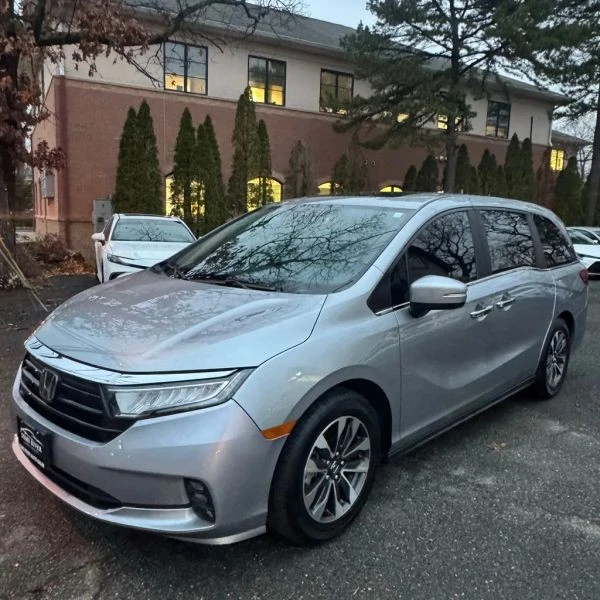 2023 Honda Odyssey - Image 2 of 12