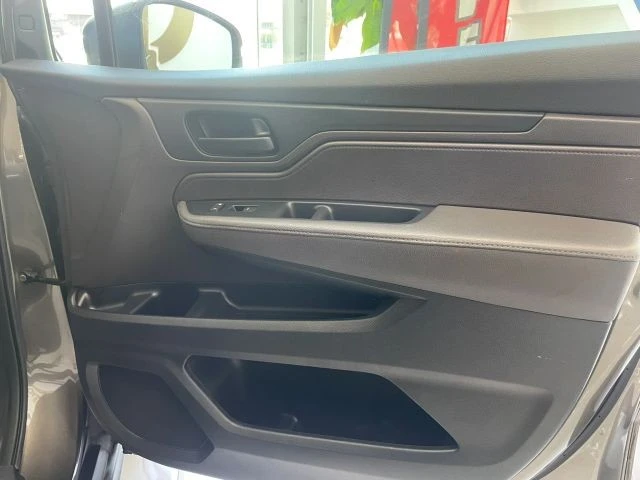 2023 Honda Odyssey - Image 24 of 30