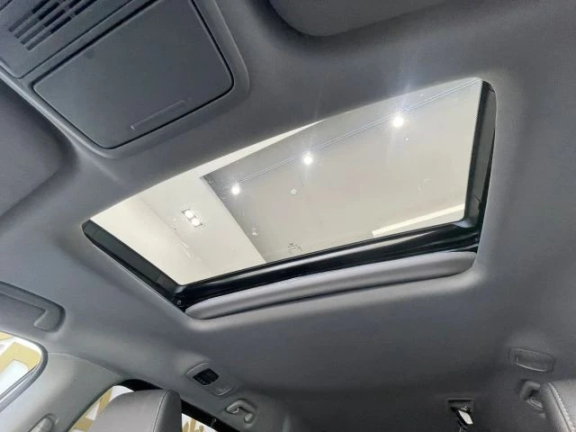 2023 Honda Odyssey - Image 16 of 30