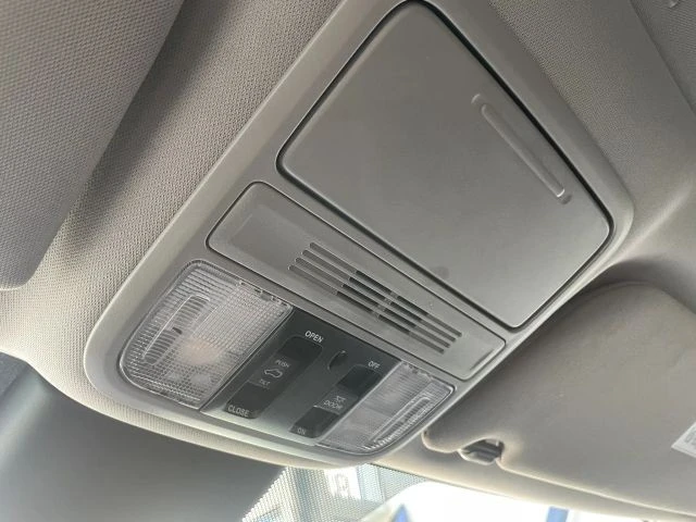 2023 Honda Odyssey - Image 15 of 30