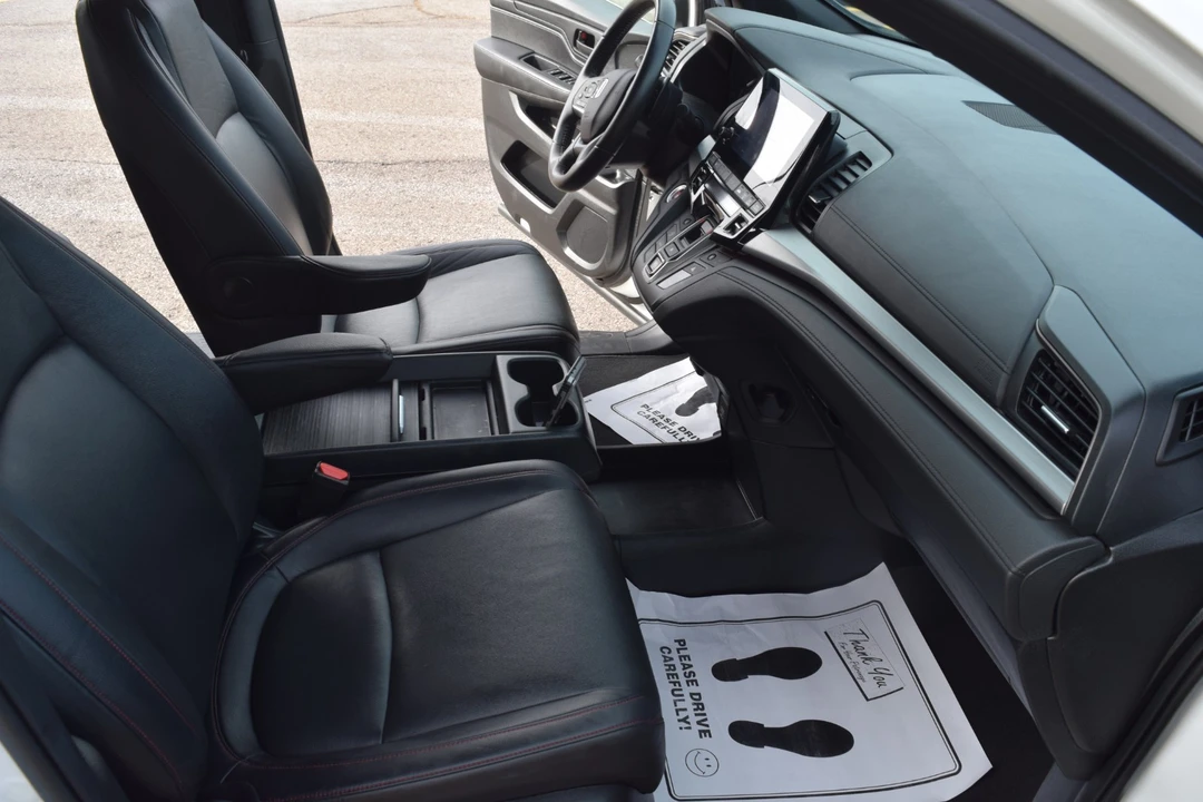 2023 Honda Odyssey - Image 9 of 19