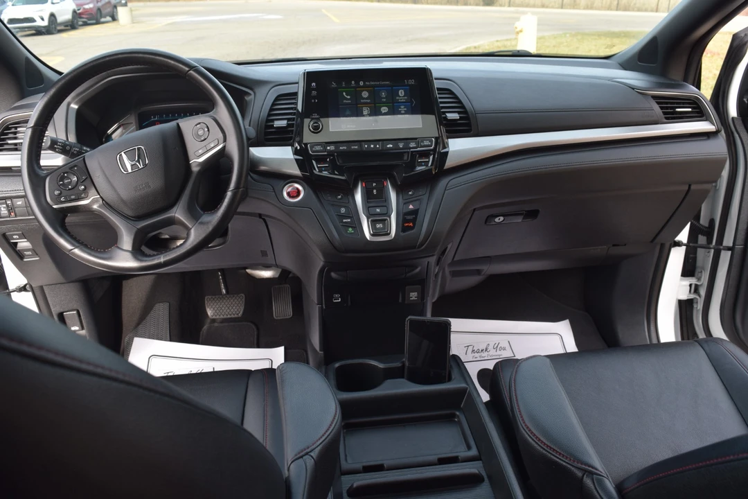 2023 Honda Odyssey - Image 15 of 19