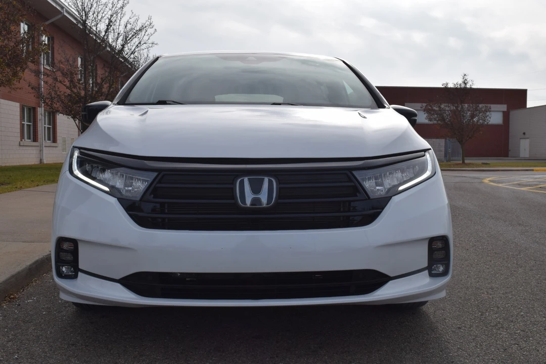 2023 Honda Odyssey - Image 8 of 19