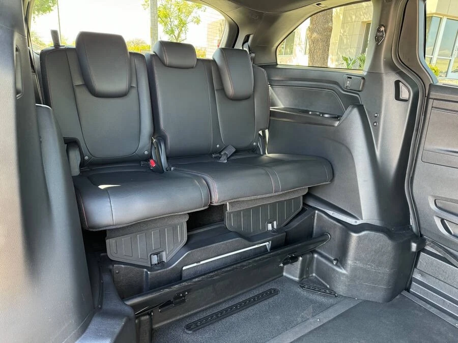 2023 Honda Odyssey - Image 9 of 15