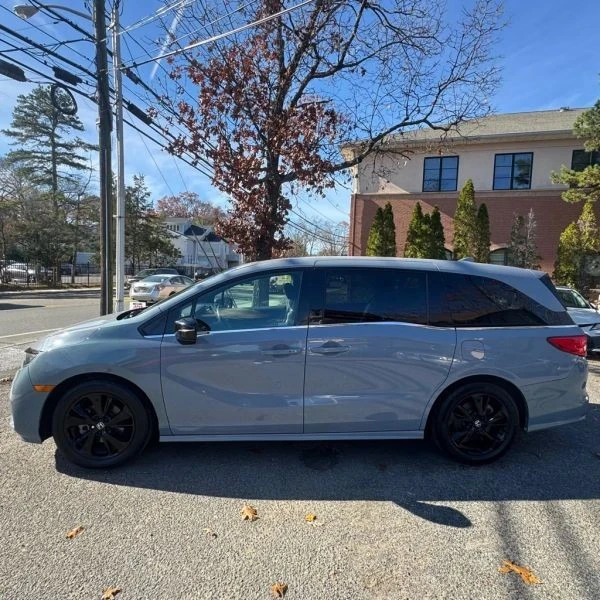 2023 Honda Odyssey - Image 3 of 12