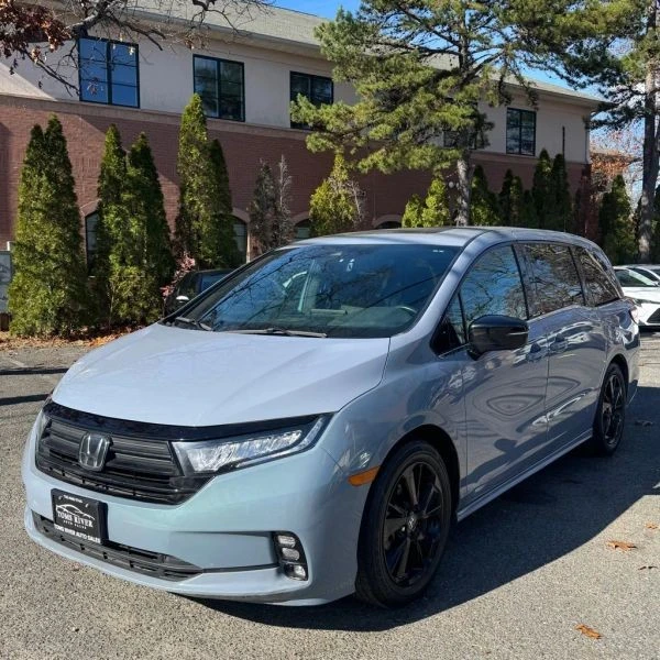 2023 Honda Odyssey - Image 2 of 12