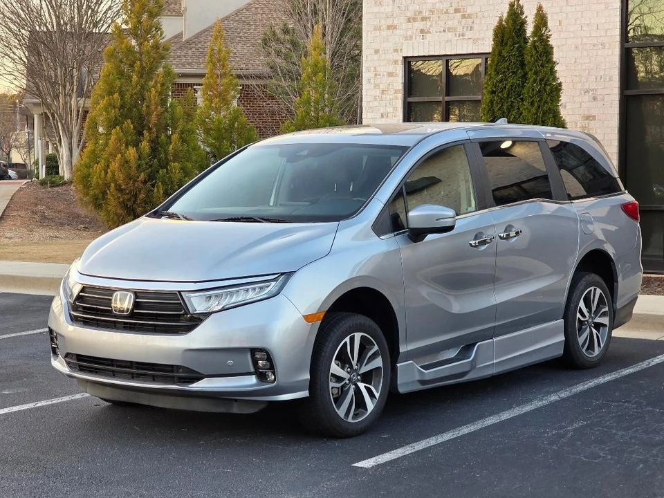 2023 Honda Odyssey - Image 2 of 21