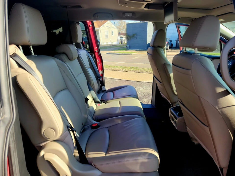 2023 Honda Odyssey - Image 10 of 21