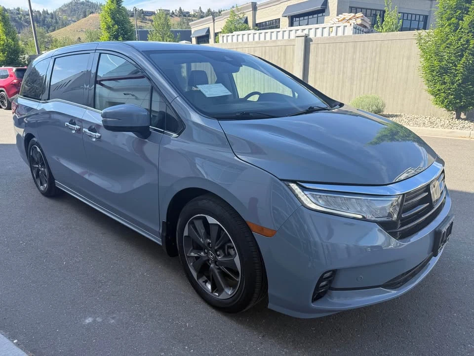 2023 Honda Odyssey - Image 2 of 15