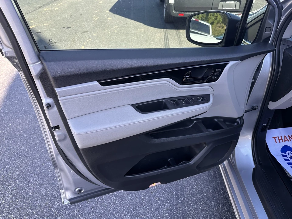 2023 Honda Odyssey - Image 9 of 12