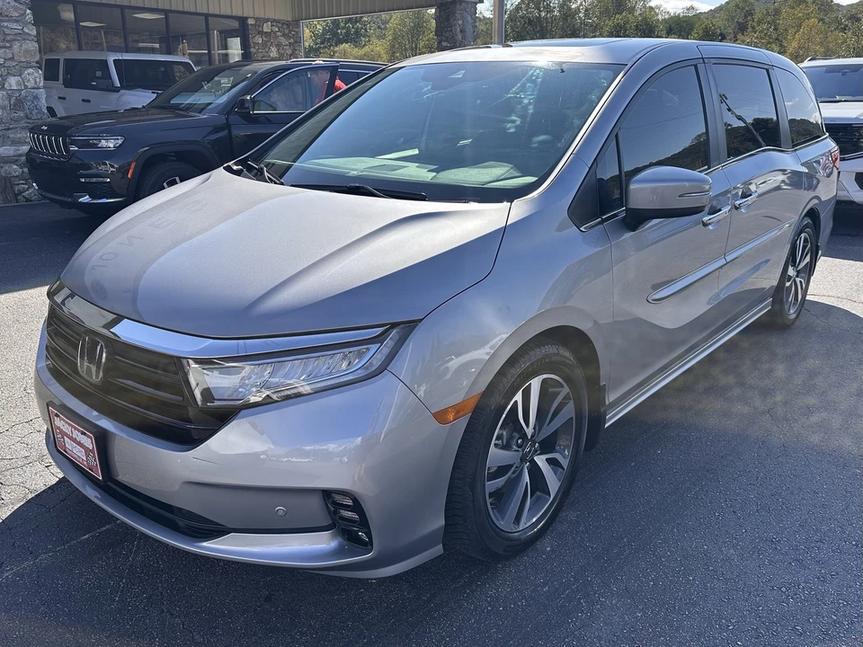 2023 Honda Odyssey - Image 2 of 12