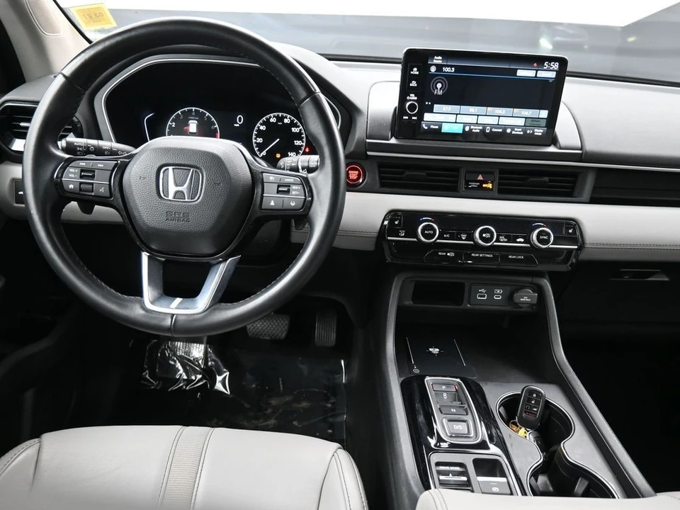 2023 Honda Pilot 4th Gen - Image 19 of 21