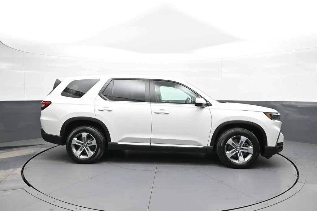 2023 Honda Pilot 4th Gen - Image 5 of 12