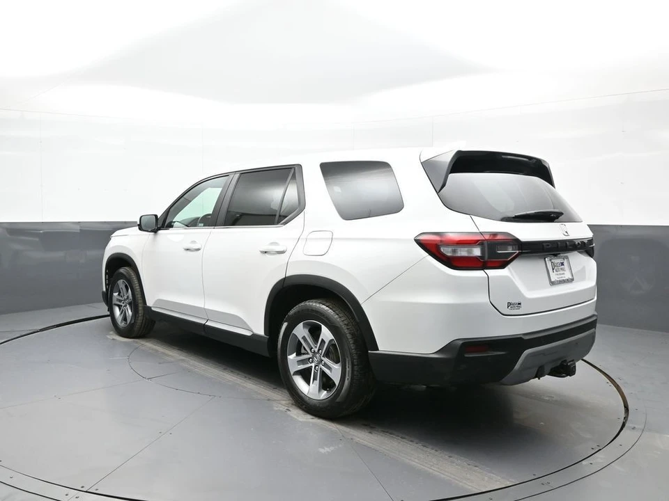 2023 Honda Pilot 4th Gen - Image 8 of 12