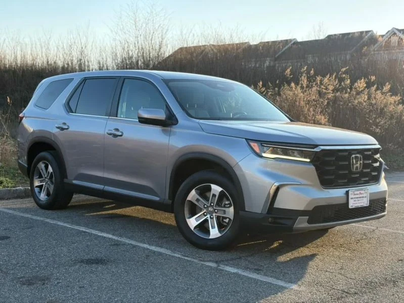 2023 Honda Pilot 4th Gen - Image 2 of 12