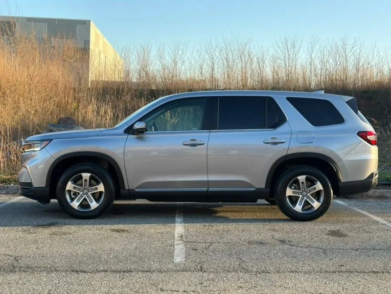 2023 Honda Pilot 4th Gen - Image 5 of 12