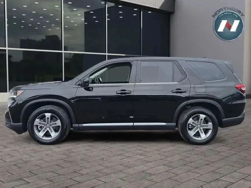 2023 Honda Pilot 4th Gen - Image 2 of 12