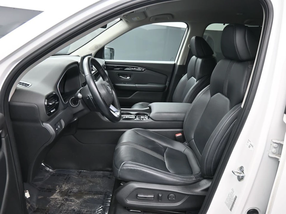 2023 Honda Pilot 4th Gen - Image 18 of 21