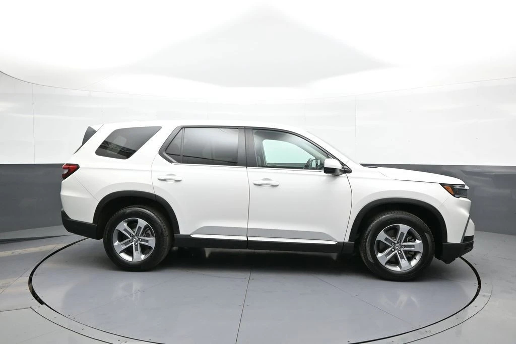 2023 Honda Pilot 4th Gen - Image 5 of 21