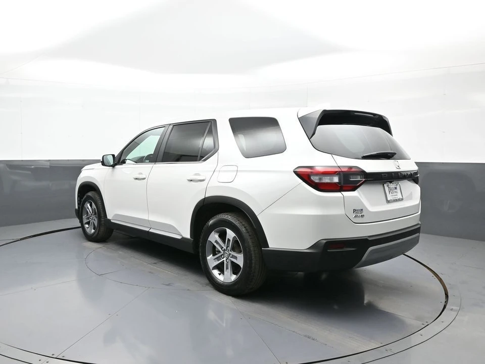 2023 Honda Pilot 4th Gen - Image 8 of 21
