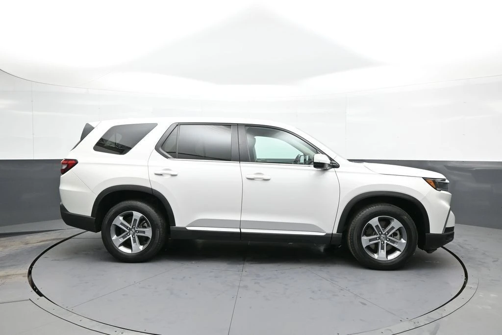 2023 Honda Pilot 4th Gen - Image 5 of 12