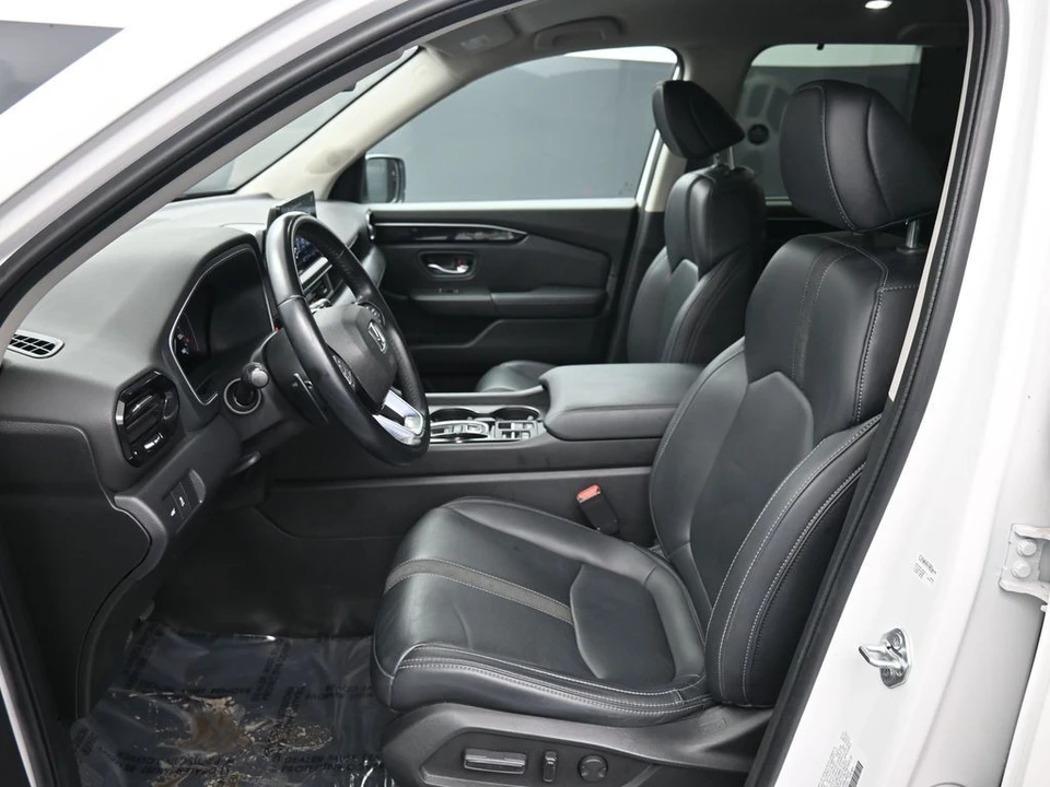 2023 Honda Pilot 4th Gen - Image 18 of 21