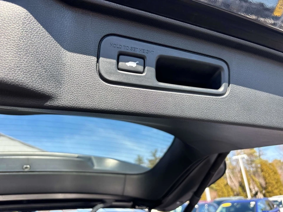2023 Honda Pilot 4th Gen - Image 16 of 21