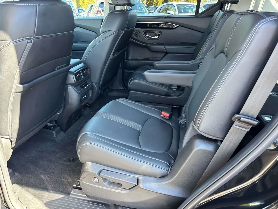 2023 Honda Pilot 4th Gen - Image 11 of 21