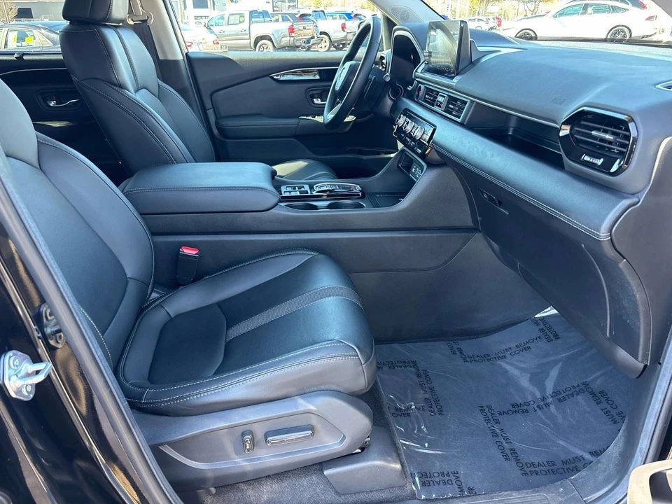 2023 Honda Pilot 4th Gen - Image 18 of 21