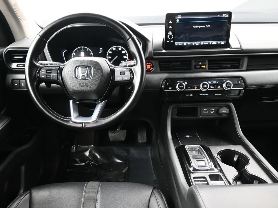 2023 Honda Pilot 4th Gen - Image 19 of 21