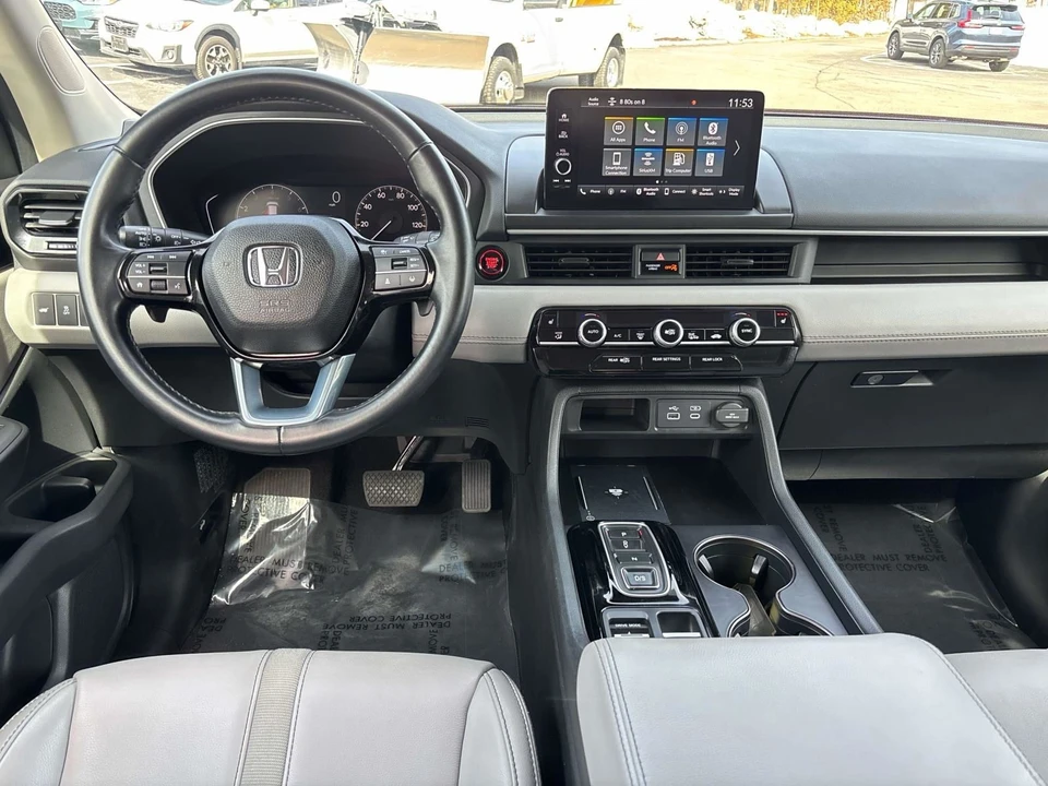 2023 Honda Pilot 4th Gen - Image 15 of 21