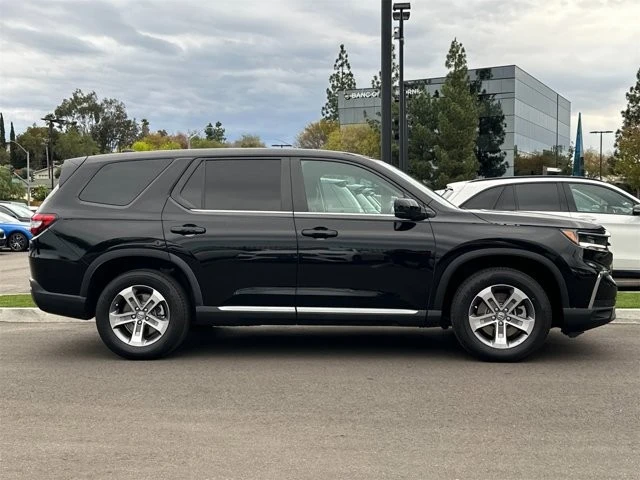 2023 Honda Pilot 4th Gen - Image 2 of 12