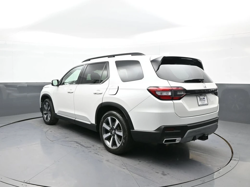 2023 Honda Pilot 4th Gen - Image 8 of 12