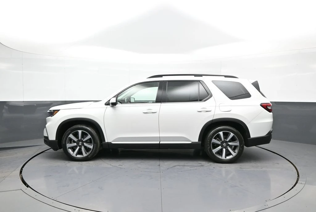 2023 Honda Pilot 4th Gen - Image 9 of 12